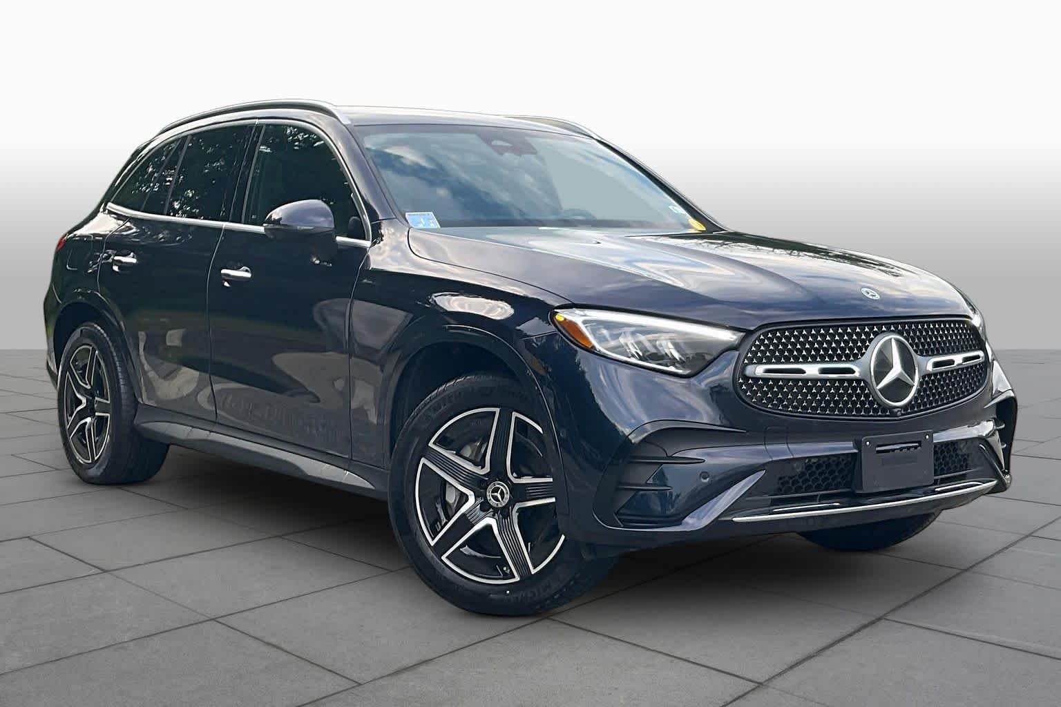Used 2023 Nautical Blue Metallic Mercedes-Benz GLC 300 image 3