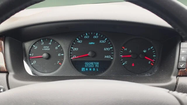 Used 2014 Silver Ice Metallic Chevrolet LS image 10