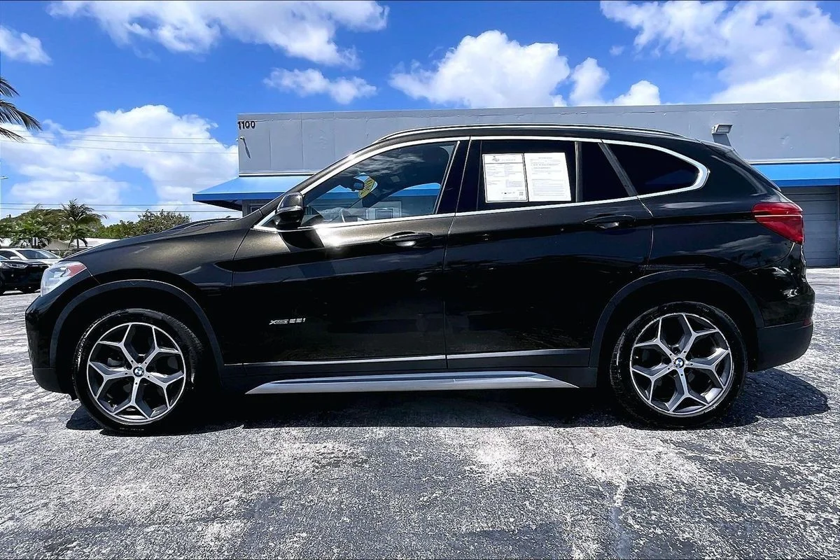 Used 2018 Green BMW xDrive28i image 31