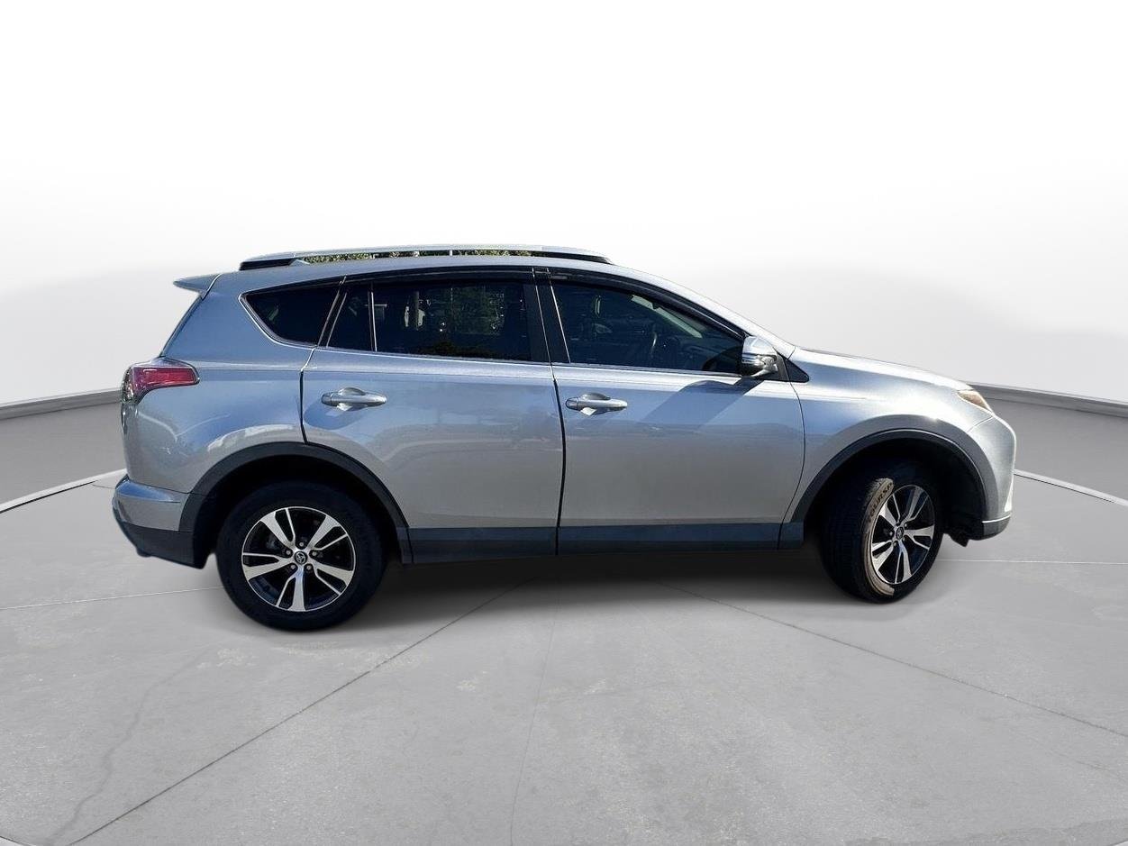 Used 2016 Silver Sky Metallic Toyota XLE image 5