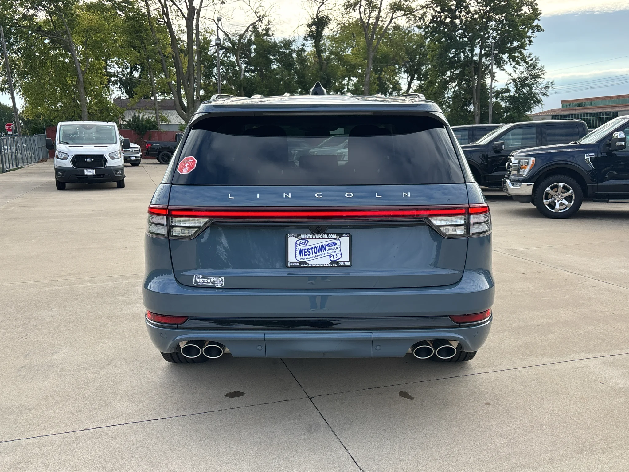 New 2026 Whisper Blue Metallic Clearcoat Lincoln Reserve® image 5