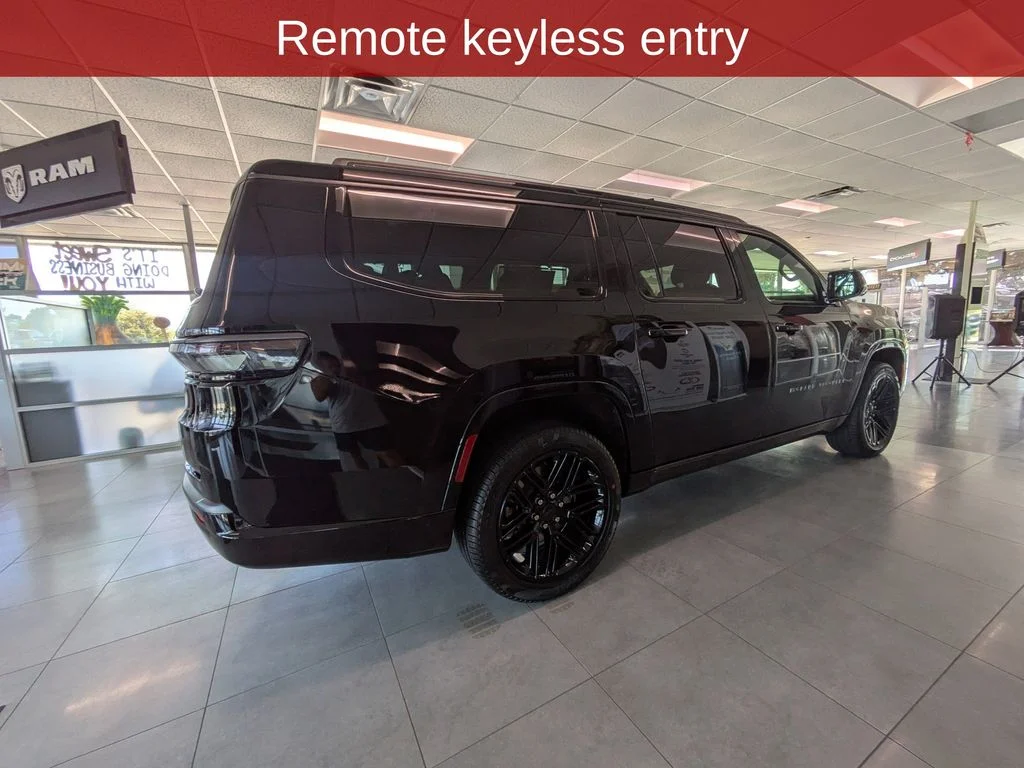 New 2026 High Gloss Black Exterior Paint Jeep Limited image 4