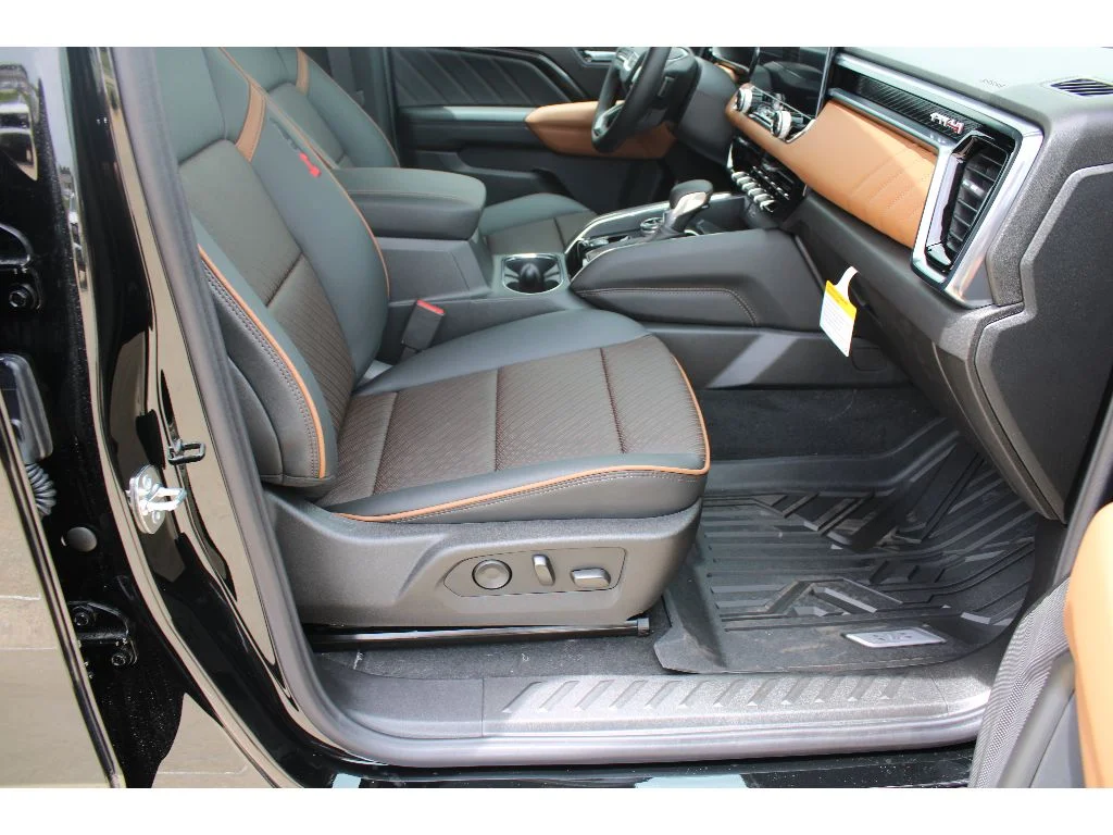 New 2026 ONYX BLACK GMC 4WD AT4 image 9