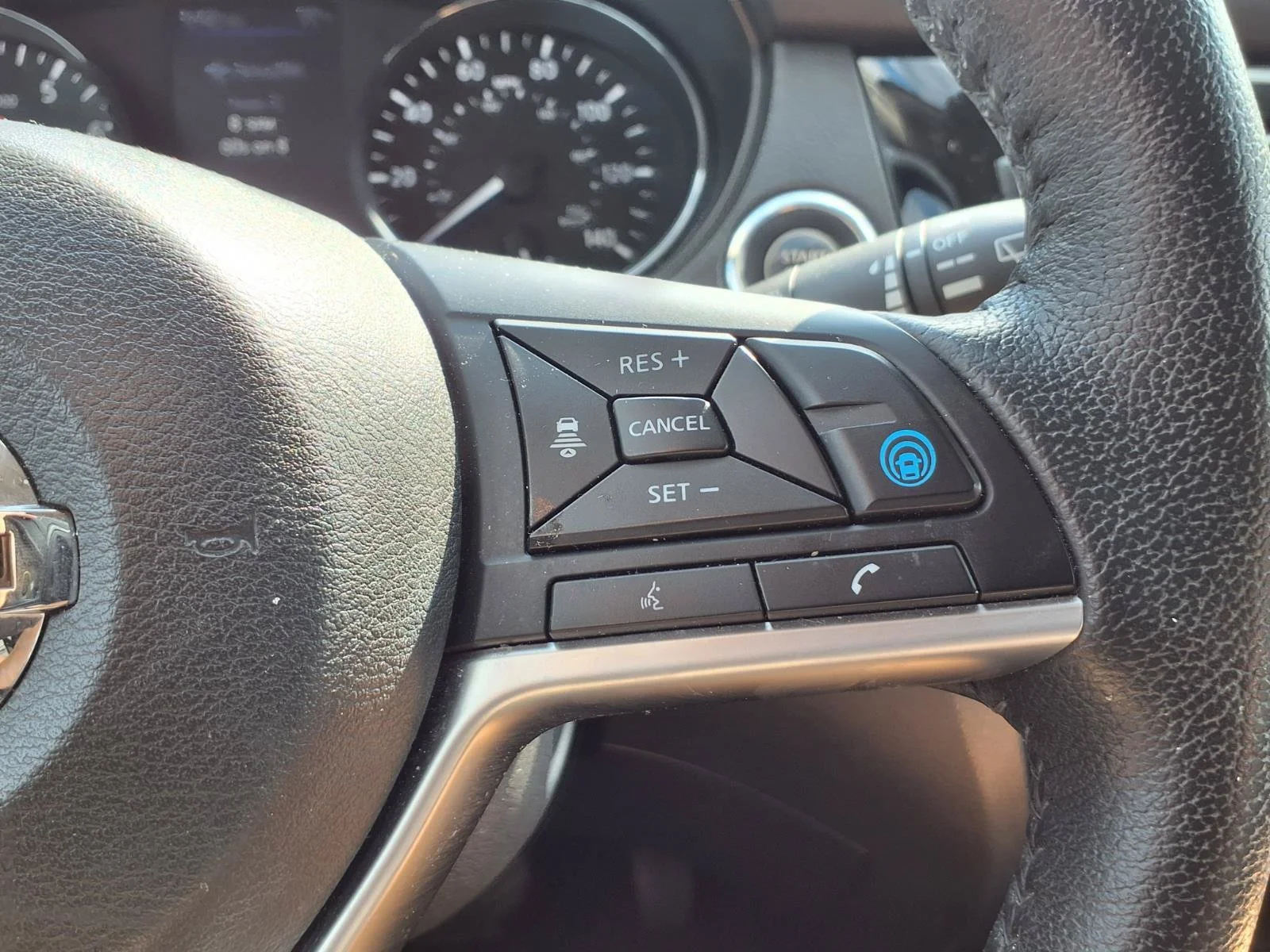 Used 2019 Gun Metallic Nissan SL image 17