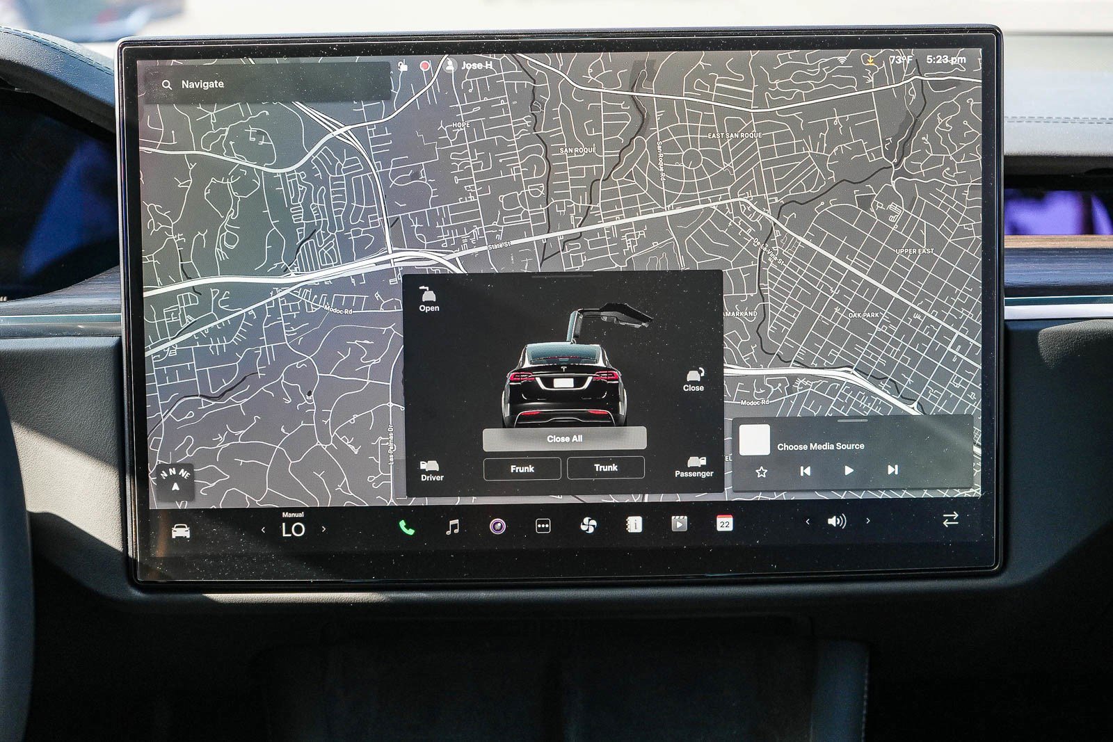 2023 Tesla Model X Long Range - Photo 13
