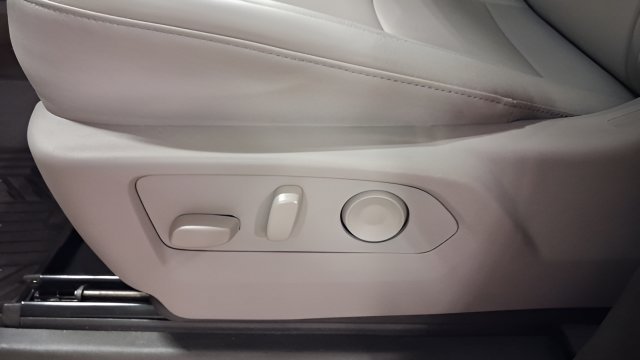 Used 2026 Summit White Chevrolet LTZ image 30