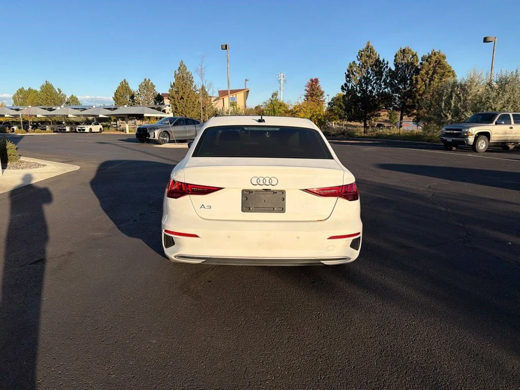 Used 2022  Audi  image 4