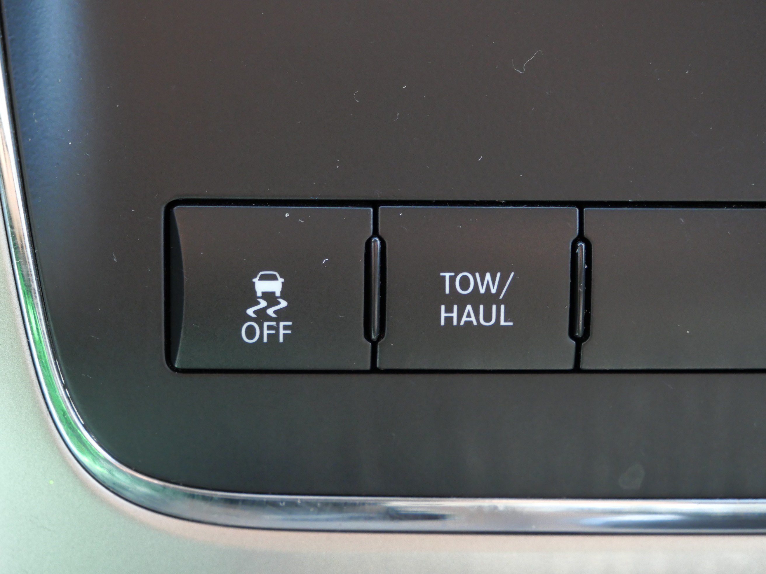 Used 2011 Brilliant Black Crystal Pearl Jeep Laredo image 32