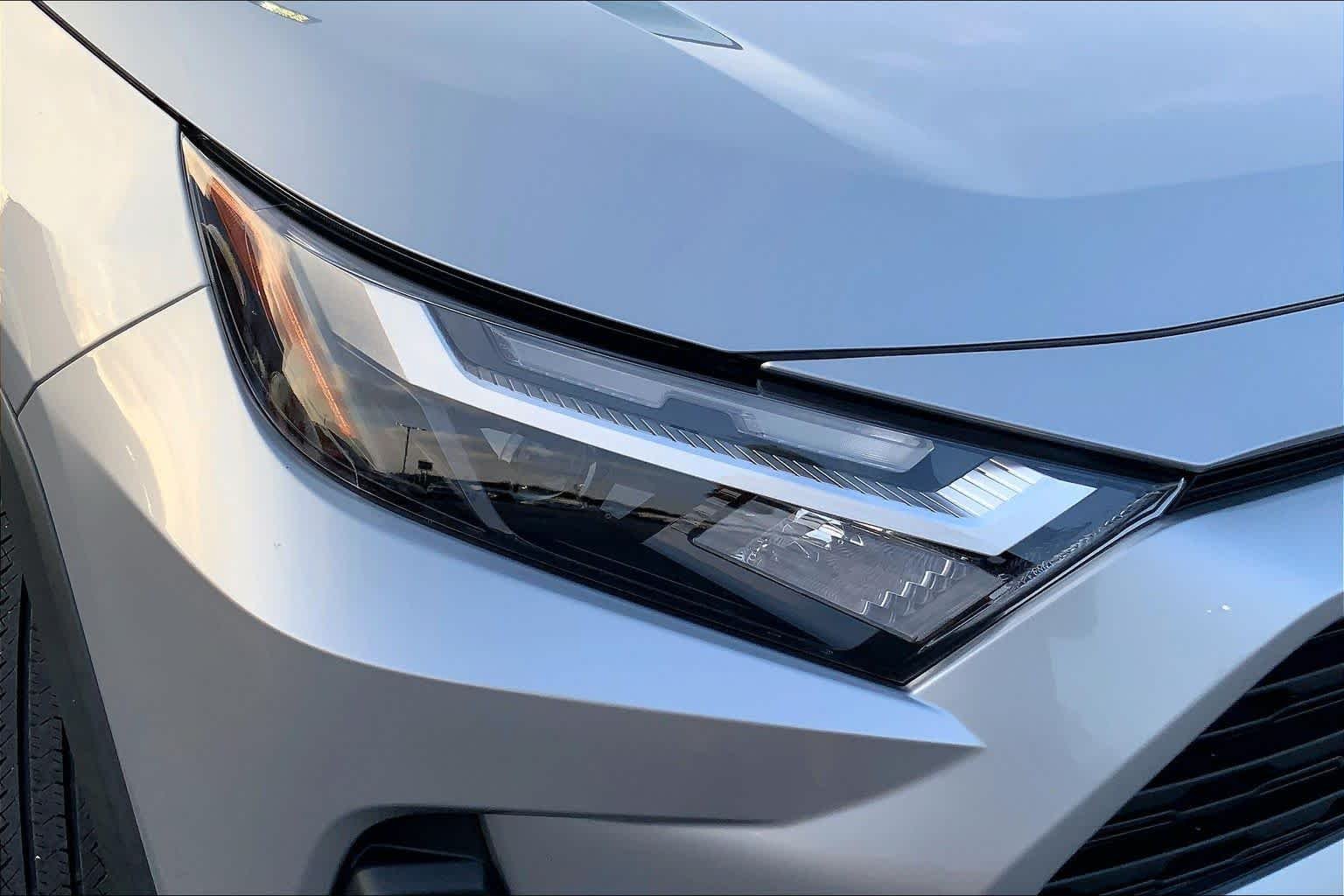 Used 2024 Silver Sky Metallic Toyota XLE Premium image 26