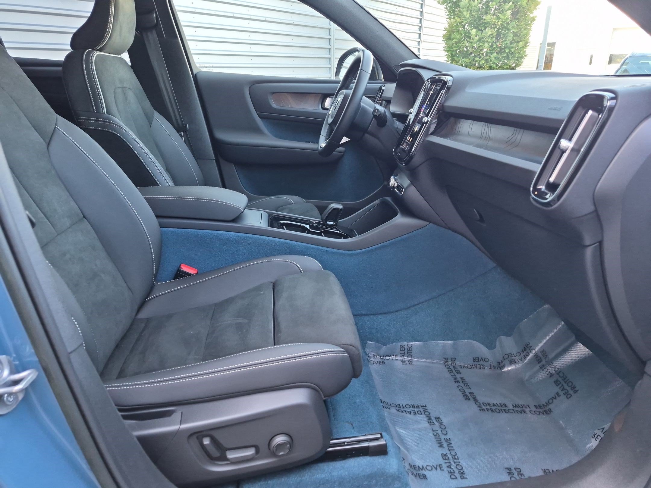 Certified Used 2023 Fjord Blue Volvo Ultimate image 29