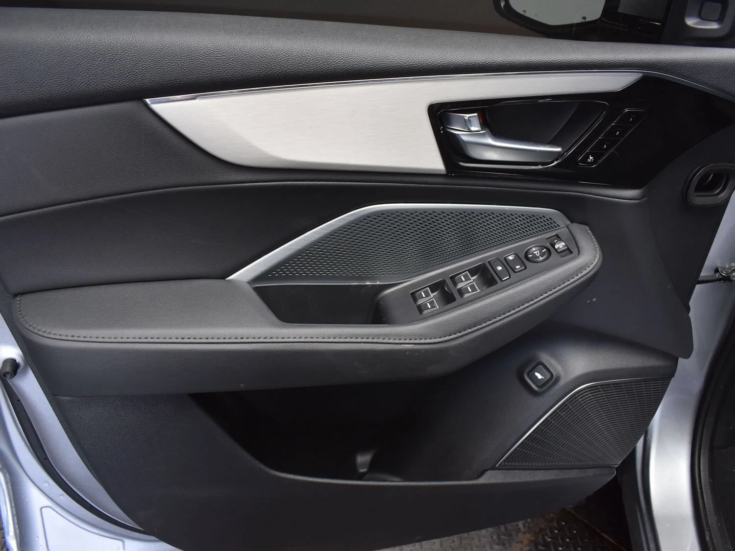 New 2026 Solar Silver Metallic Acura 4MDX image 7