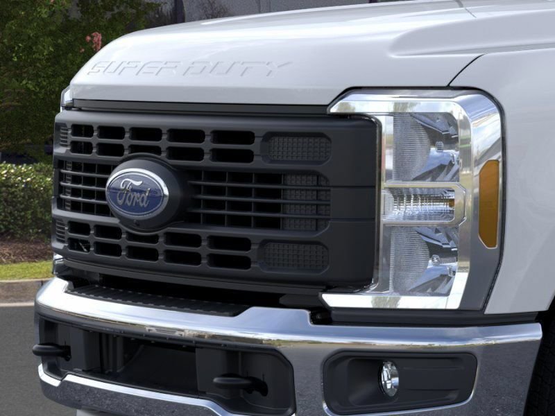 New 2026 Oxford White Ford F-250® XL image 39