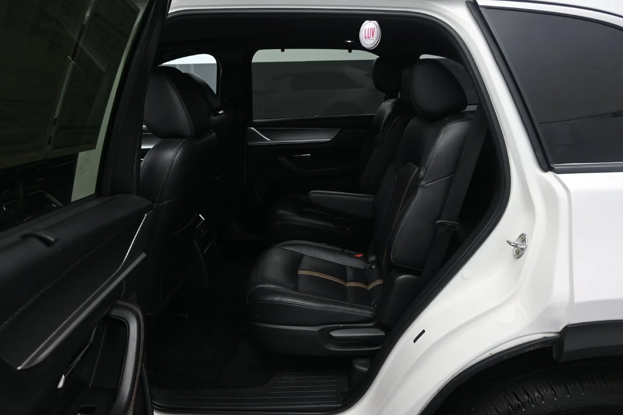 Used 2024 White Mazda Premium Plus image 17