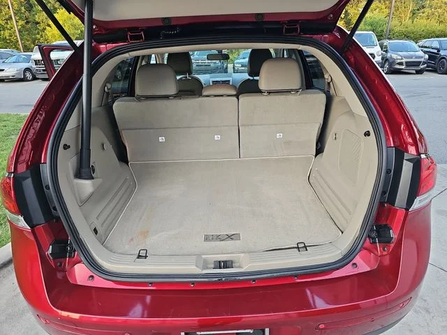 Used 2015 Red Lincoln Base image 12