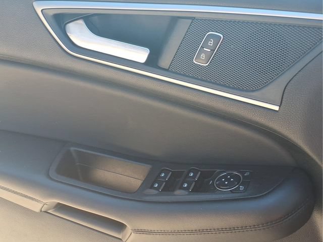Used 2024  Ford SEL image 17