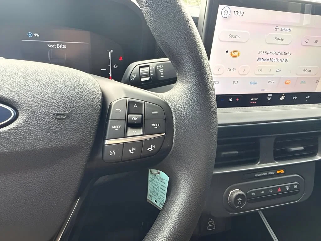 Used 2025  Ford XL image 15