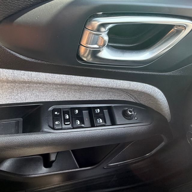 Used 2024 White Jeep Latitude image 15