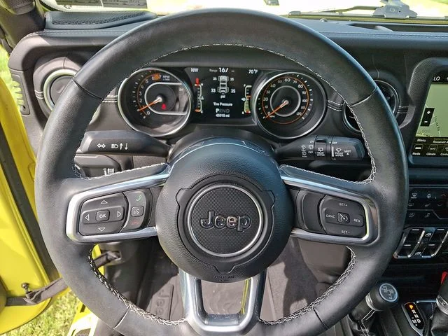 Used 2023 Yellow Jeep Sahara image 14