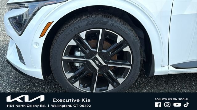 New 2026 Glacial White Pearl / Black Ro Kia GT-Line AWD image 8