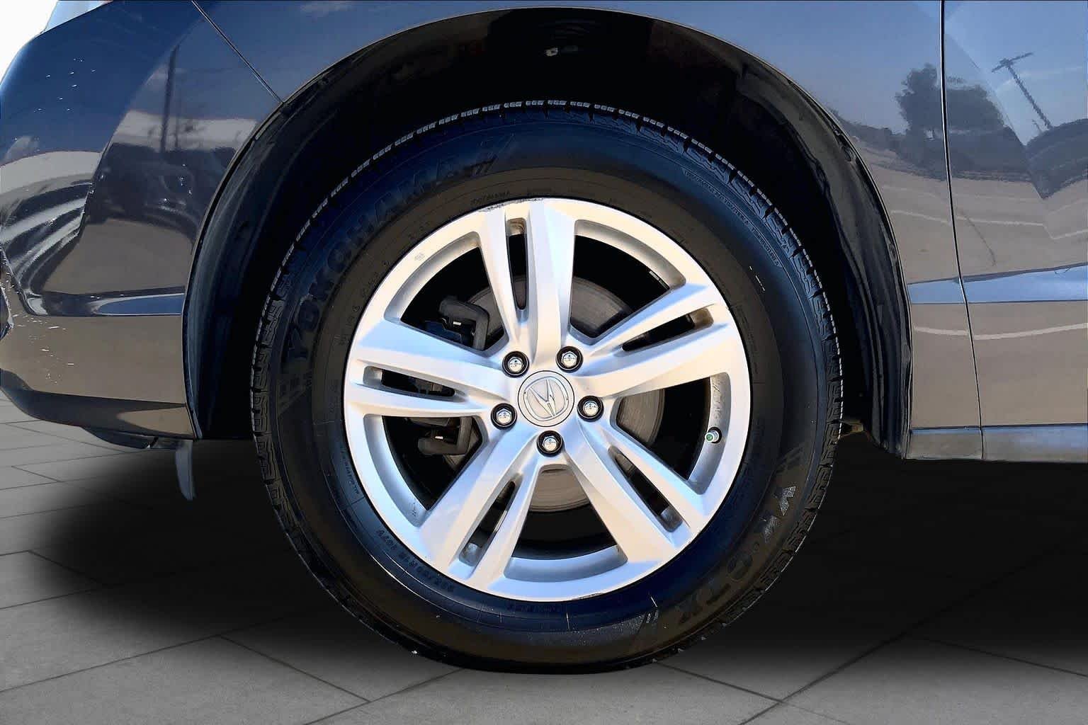 Used 2015 Graphite Luster Metallic Acura  image 11