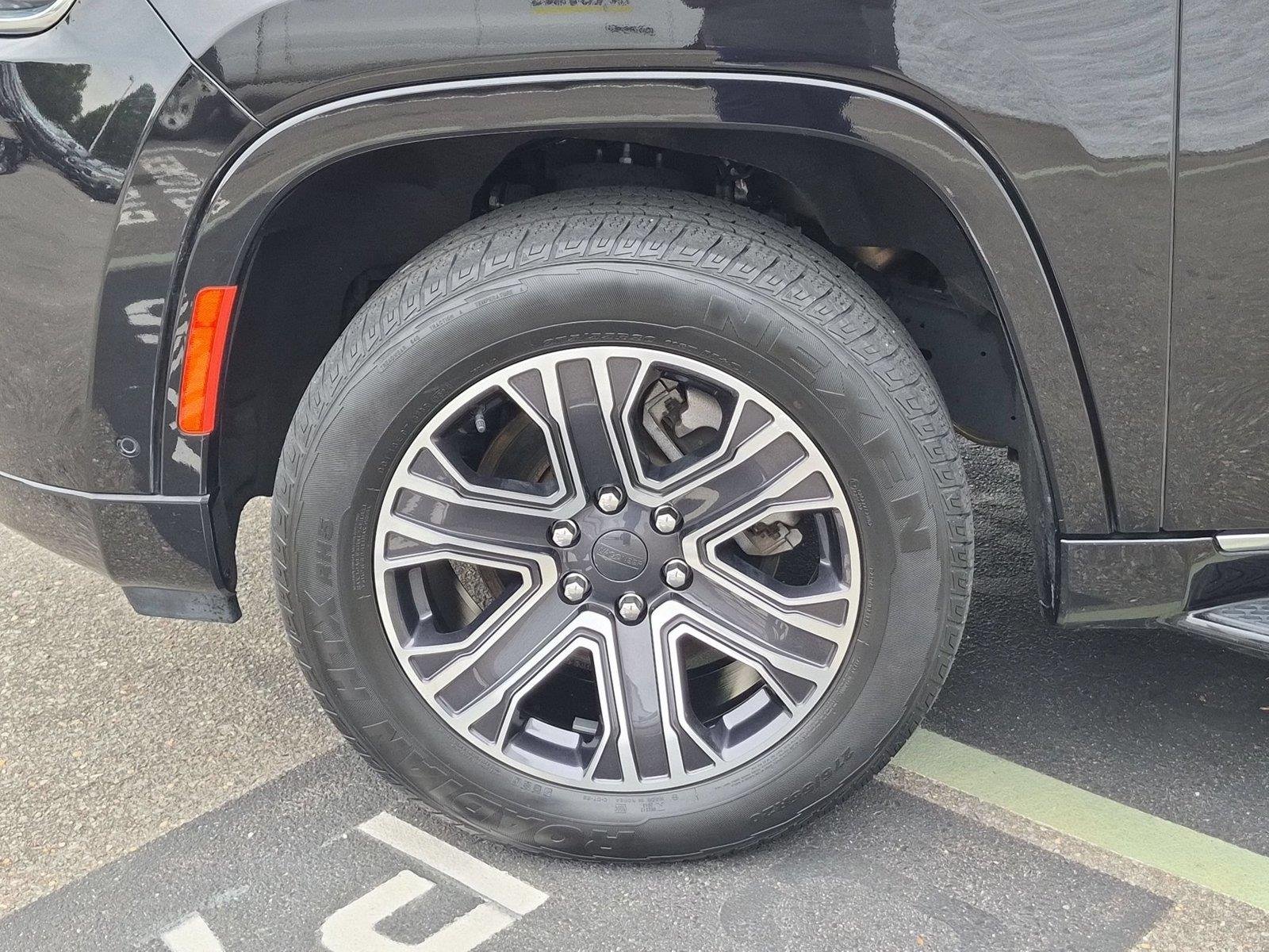 Used 2024 Diamond Black Crystal Pearlcoat Jeep Series II image 9