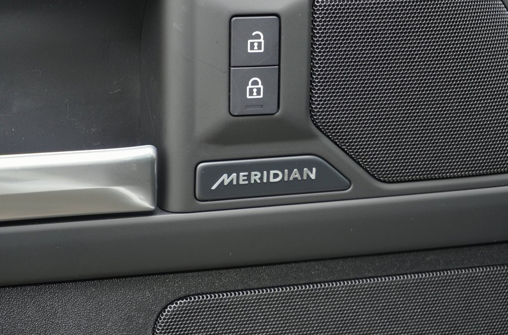 2026 LAND ROVER DEFENDER - Image 11