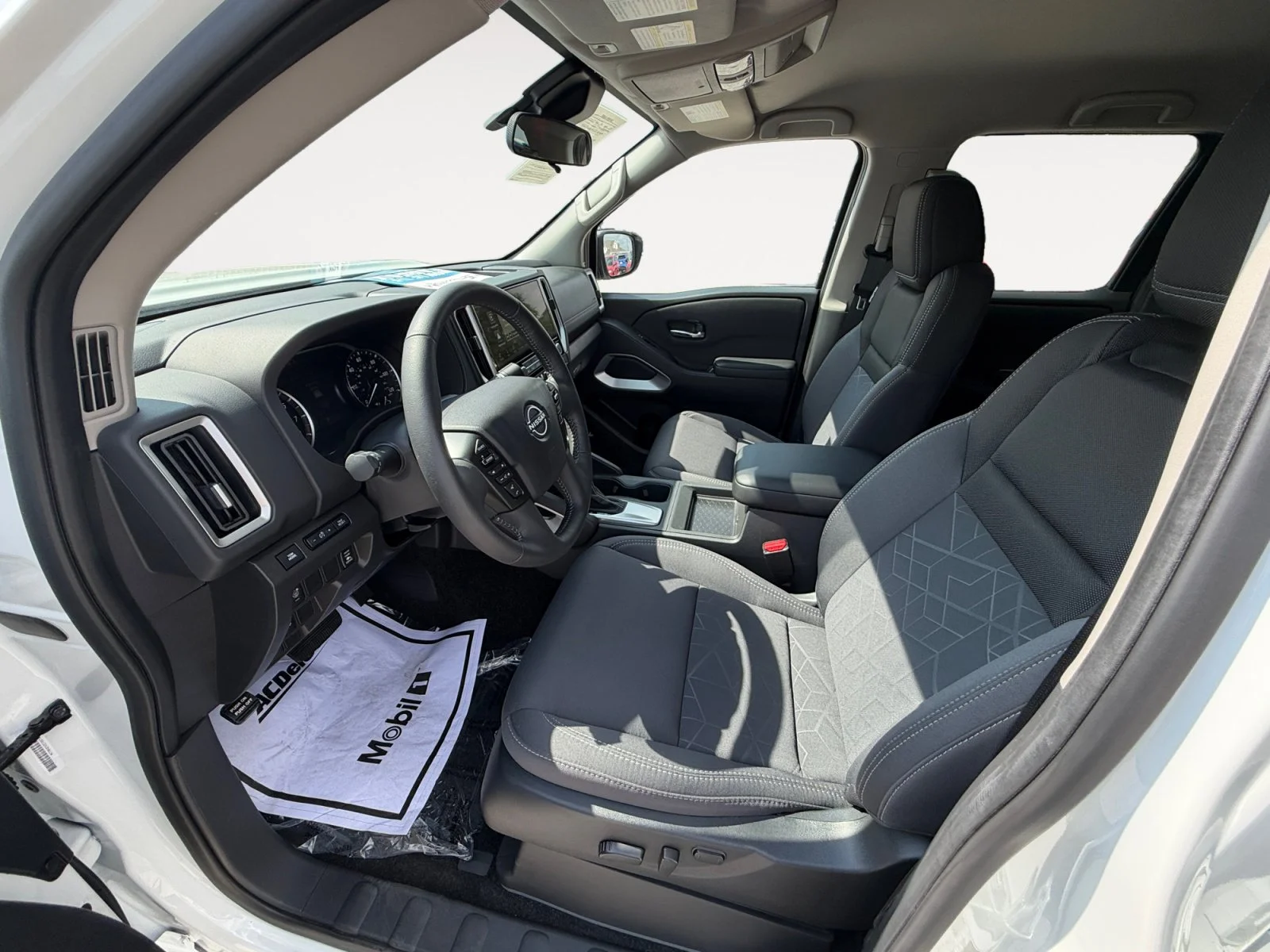 Used 2025 Glacier White Nissan SV image 17