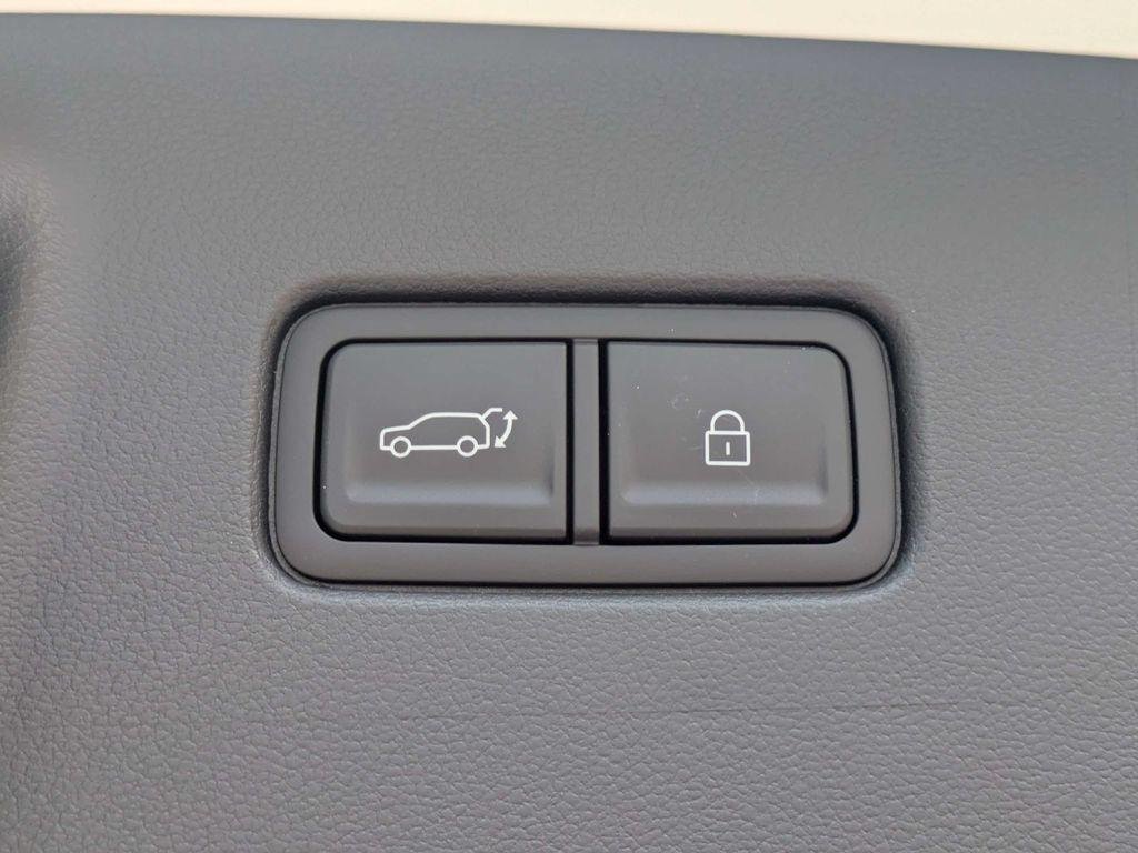 New 2026 White Hyundai Blue SEL 7P image 12