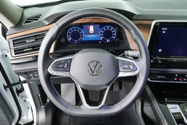 New 2026 Opal White Pearl Volkswagen 2.0T SE w/Technology image 8