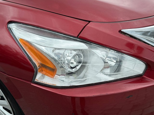 Used 2015 Red Nissan 2.5 S image 40