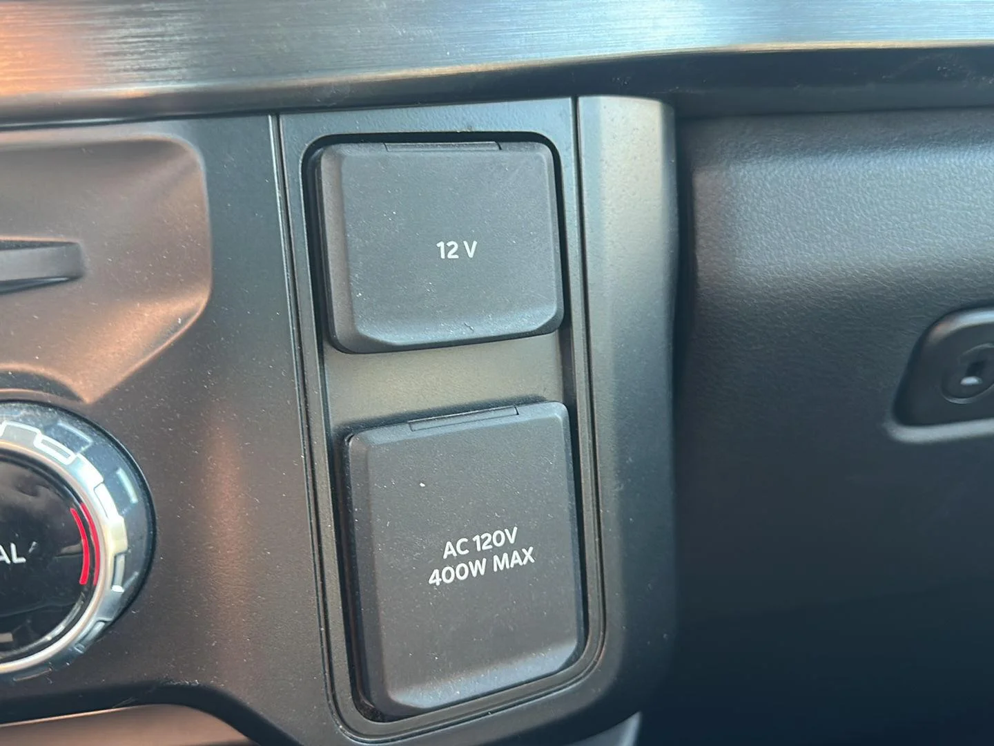 Used 2024 Glacier Gray Metallic Tri-Coat Ford Lariat image 26