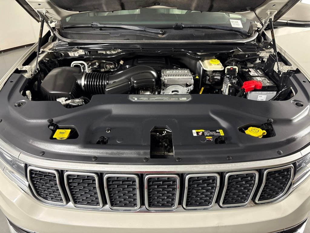 Used 2022 White Jeep Series II image 43