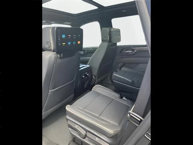 Used 2025 Onyx Black GMC Elevation image 10