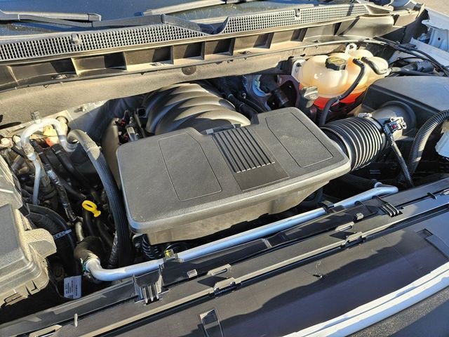 Used 2024 Summit White Chevrolet LT image 35