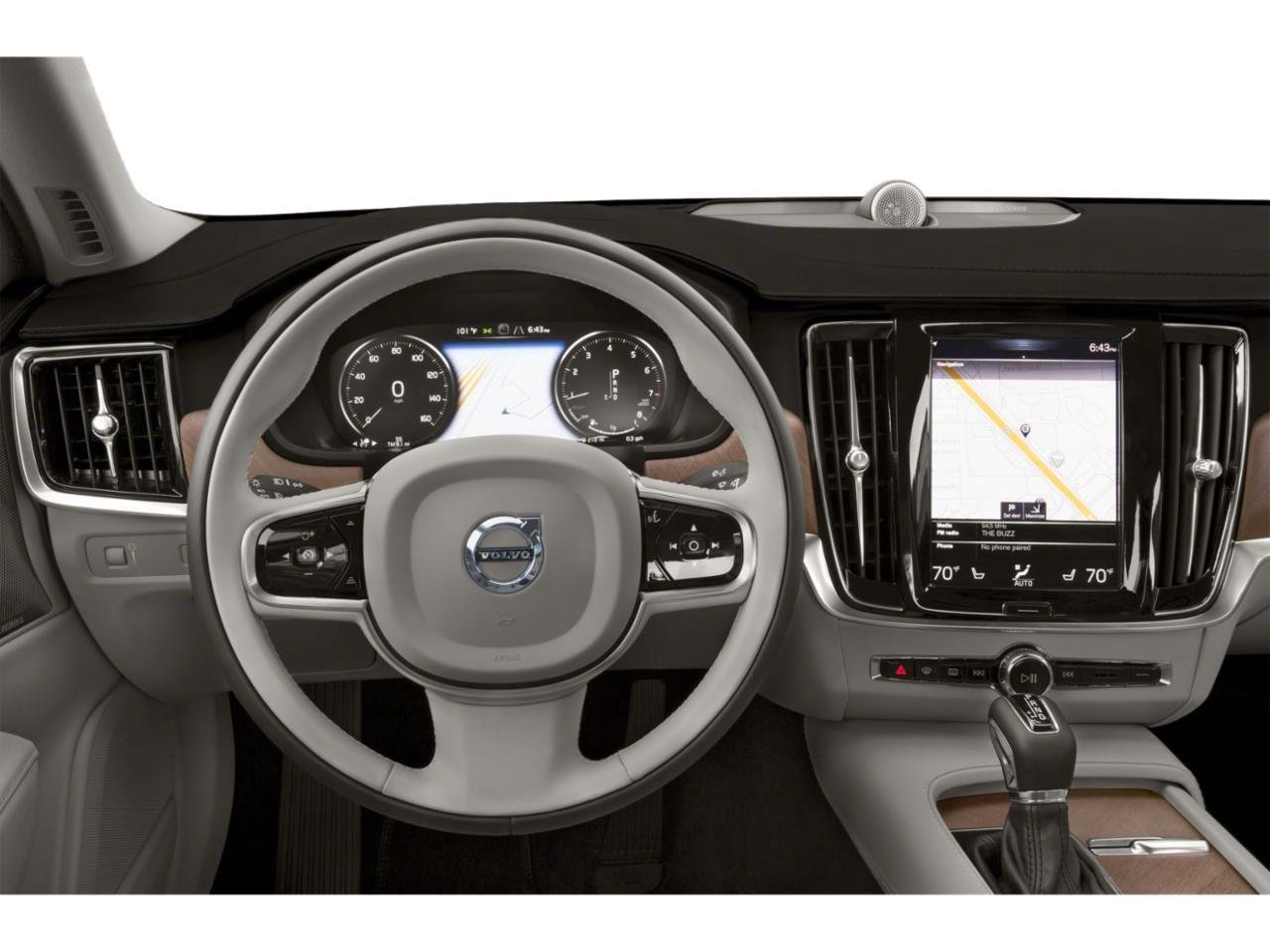 Used 2018 Crystal White Pearl Metallic Volvo Momentum image 2