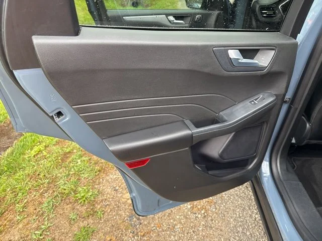 Used 2024  Ford Platinum image 19
