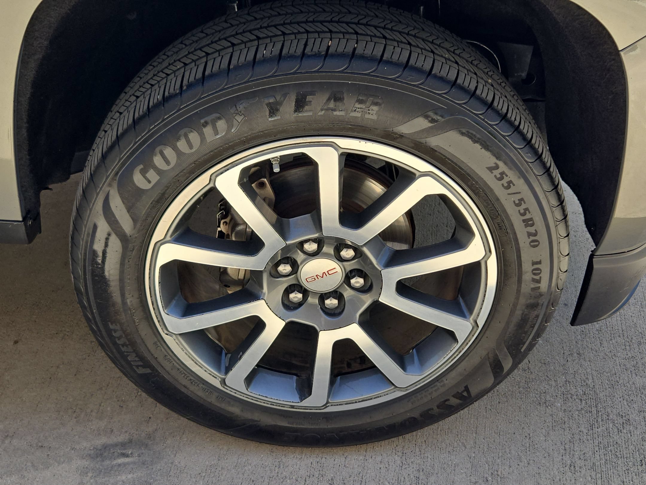 Used 2018 Mineral Metallic GMC 2WD Denali image 32