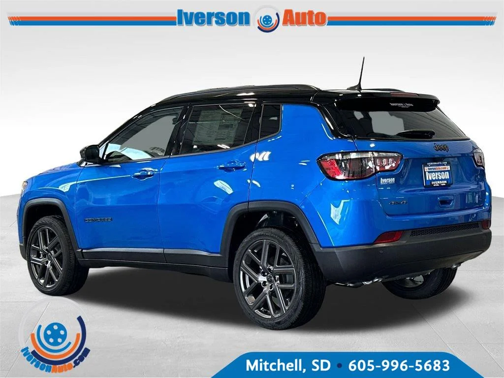 New 2026 Hydro Blue Pearlcoat Jeep Limited Altitude image 5