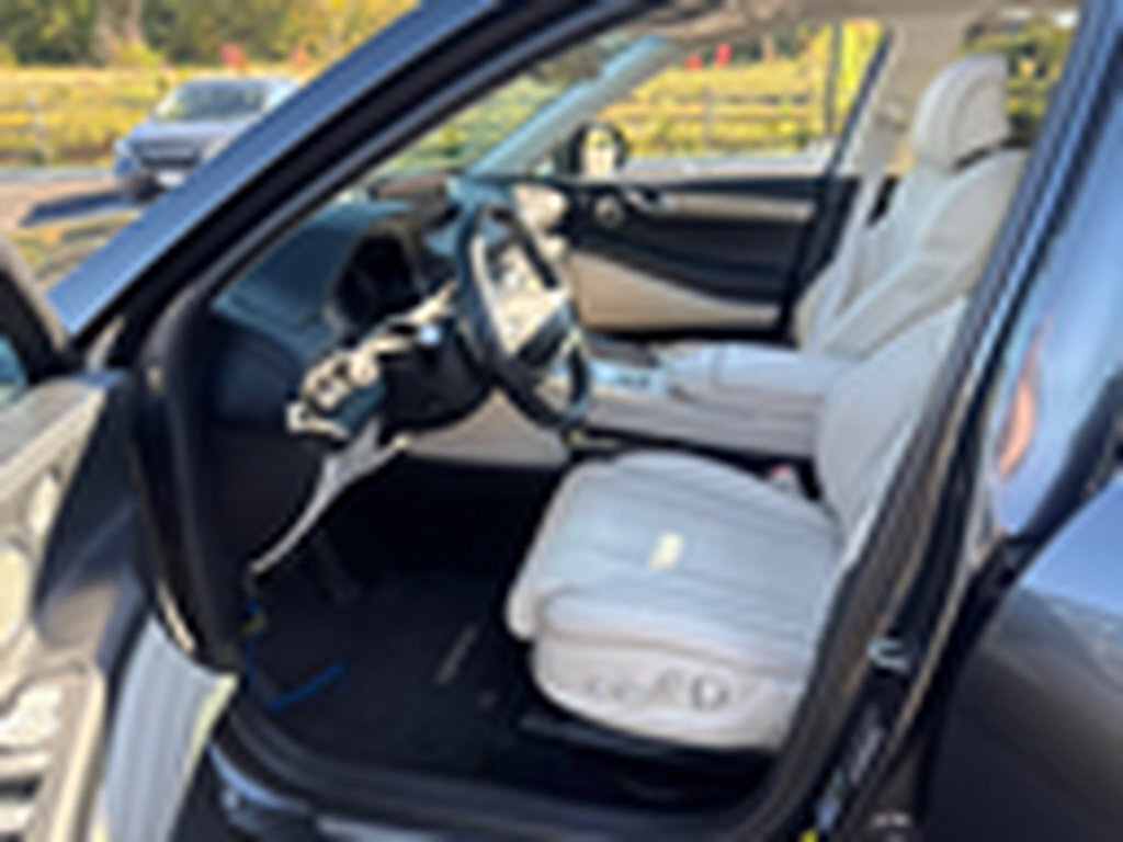 Used 2021 HIMALAYAN GRAY Genesis 3.5T Advanced image 33