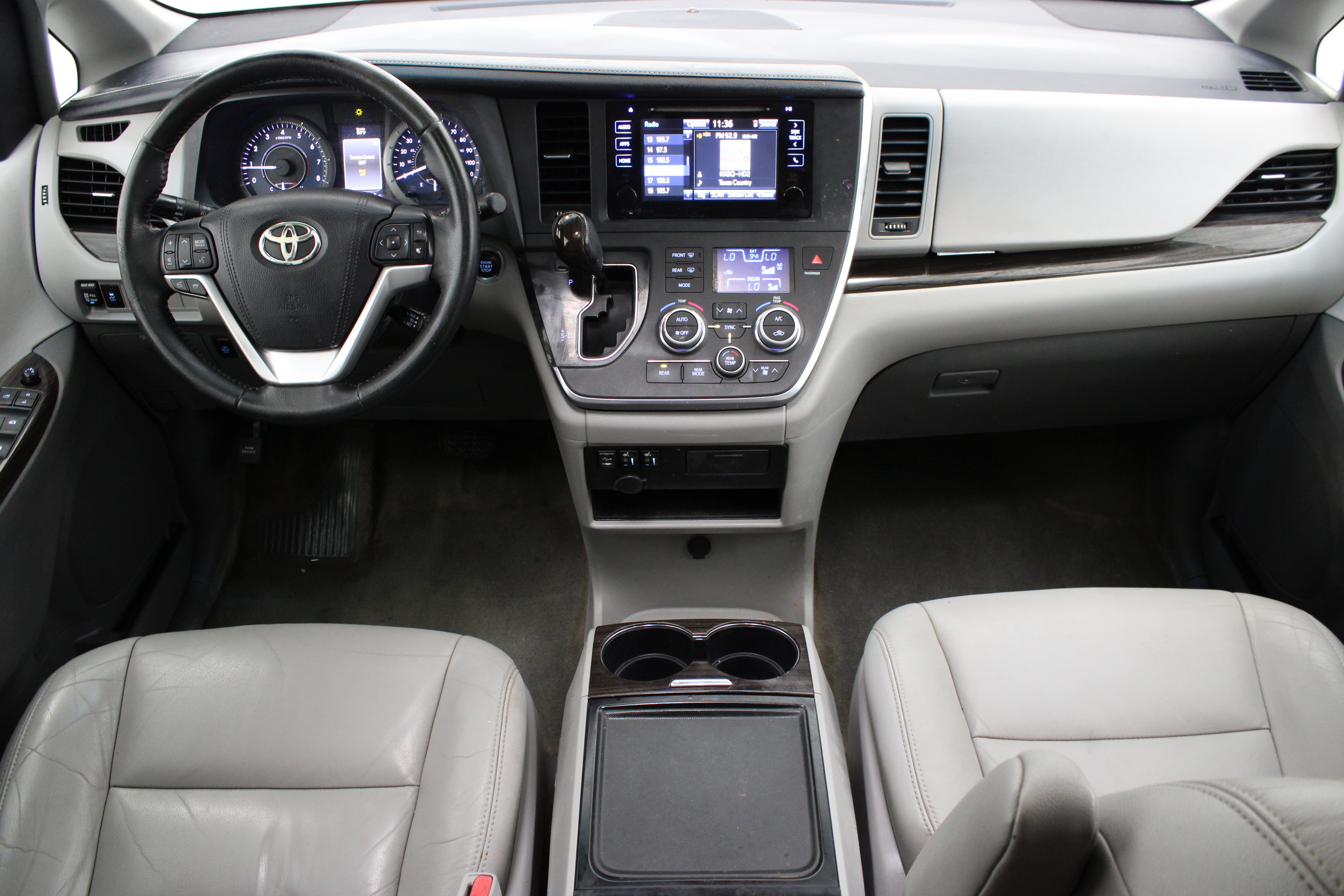 Used 2015 Silver Sky Metallic Toyota XLE Premium 3.5L image 30