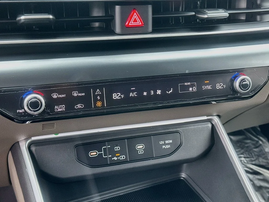 New 2027 Ceramic Silver Kia LXS image 16
