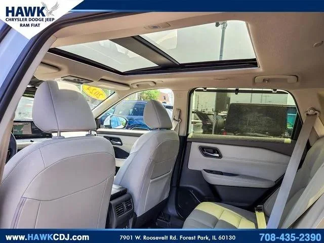 Used 2024 White Nissan SL image 12