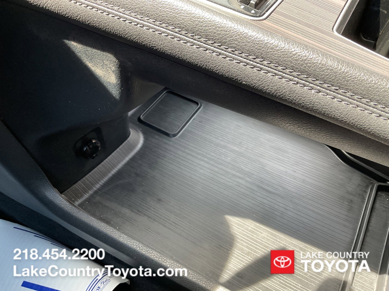Used 2022 Silver Toyota Platinum image 33