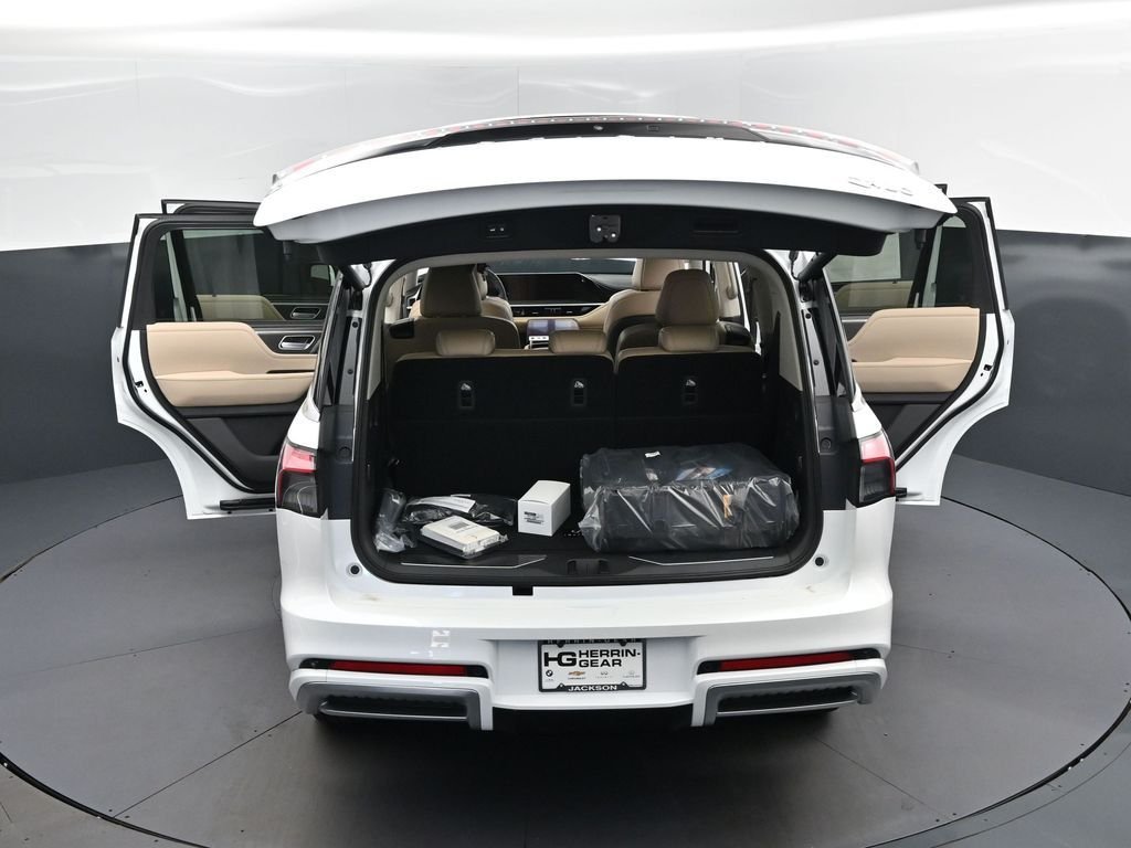 New 2026 RADIANT WHITE INFINITI Pure 2WD image 49