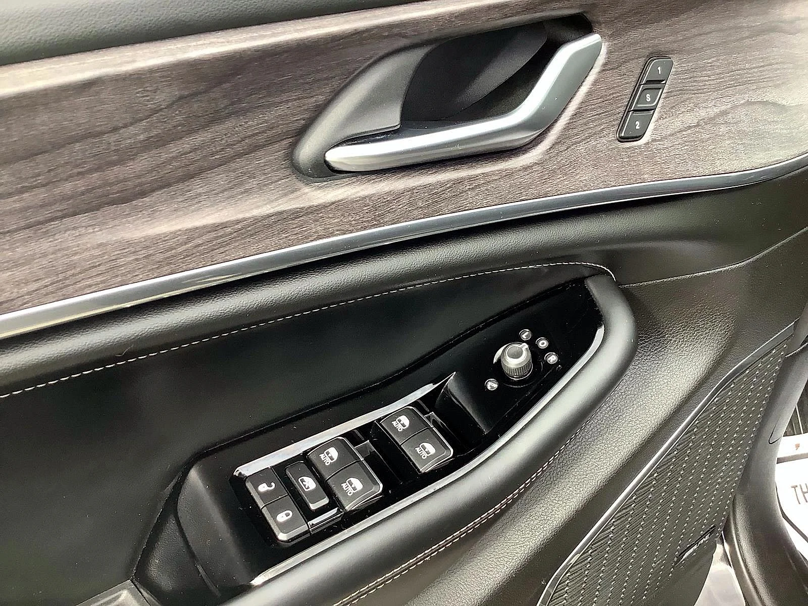 2023 Jeep Grand Cherokee Overland - Photo 13