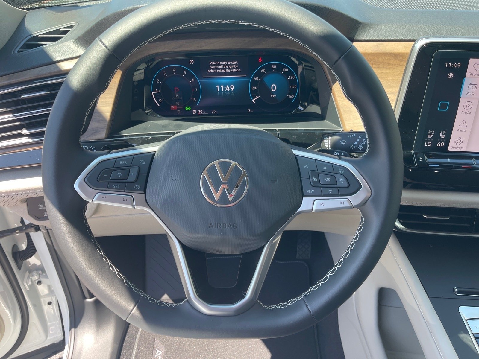 New 2026 Opal White Pearl Volkswagen SE image 7