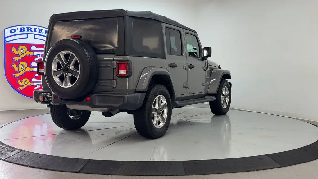 Used 2018 Gray Clearcoat Jeep Unlimited Sahara image 5