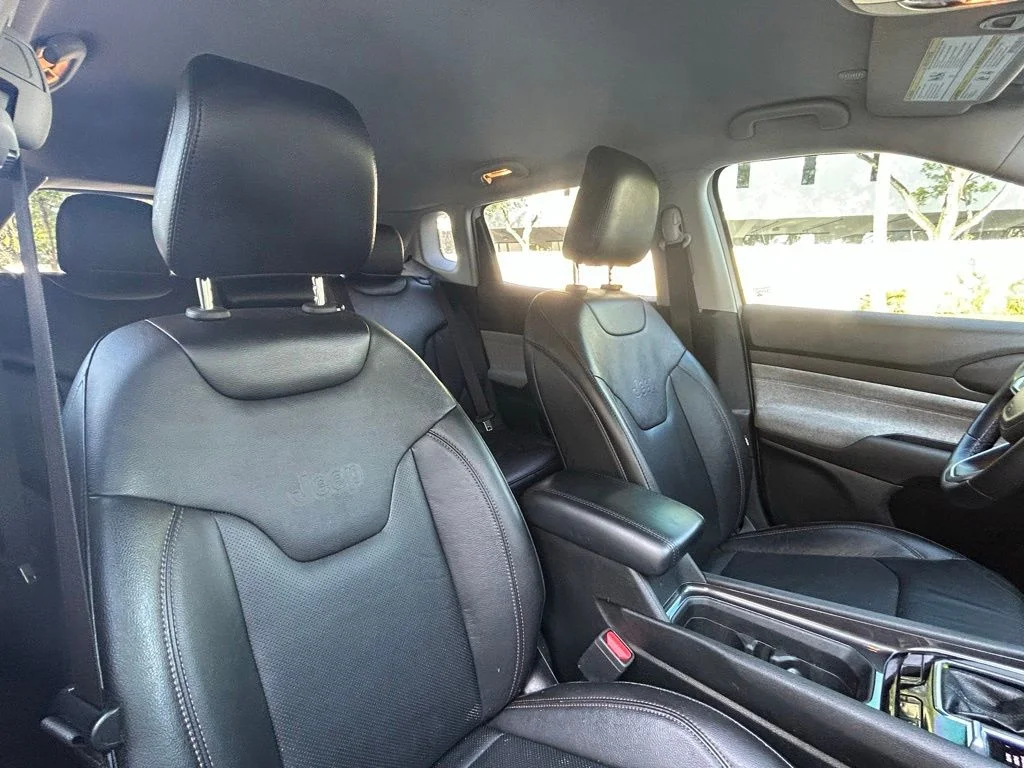 Certified Used 2022 White Jeep Latitude Lux image 31