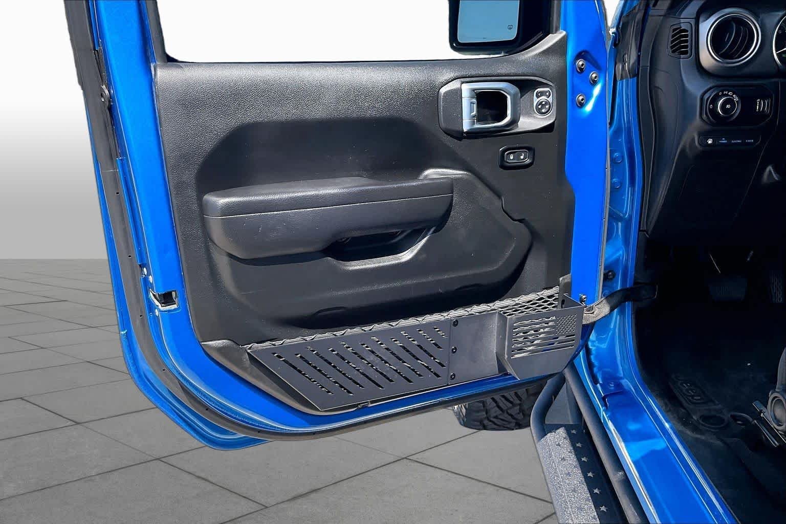 Used 2023 Hydro Blue Pearlcoat Jeep Rubicon image 21