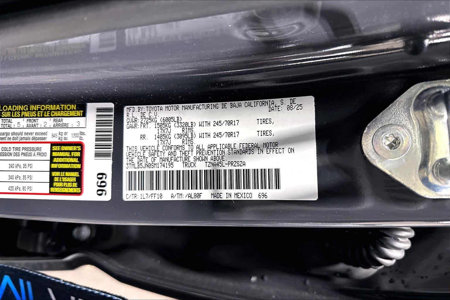 Used 2025 Underground Toyota SR5 image 36